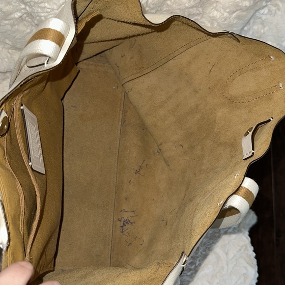 Coach White Leather Derby  Tote with Tan Accents - Picture 5 of 8